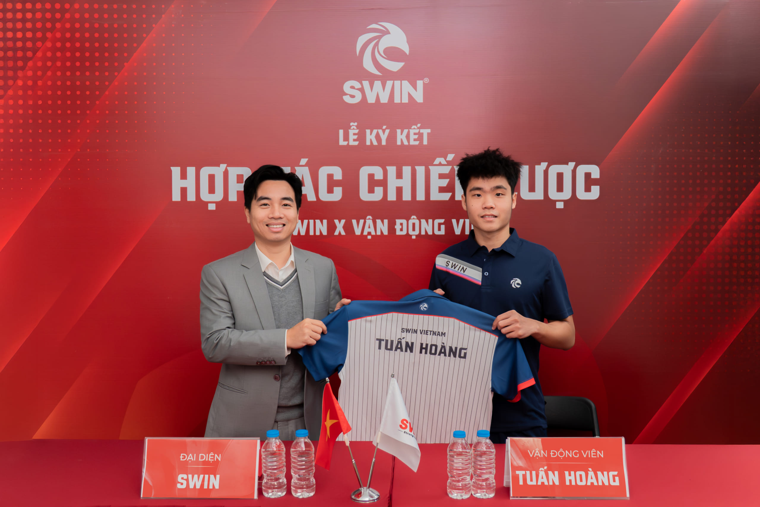 Swin Vietnam ký hợp đồng hợp tác chiến lược cùng VĐV Tuấn Hoàng
